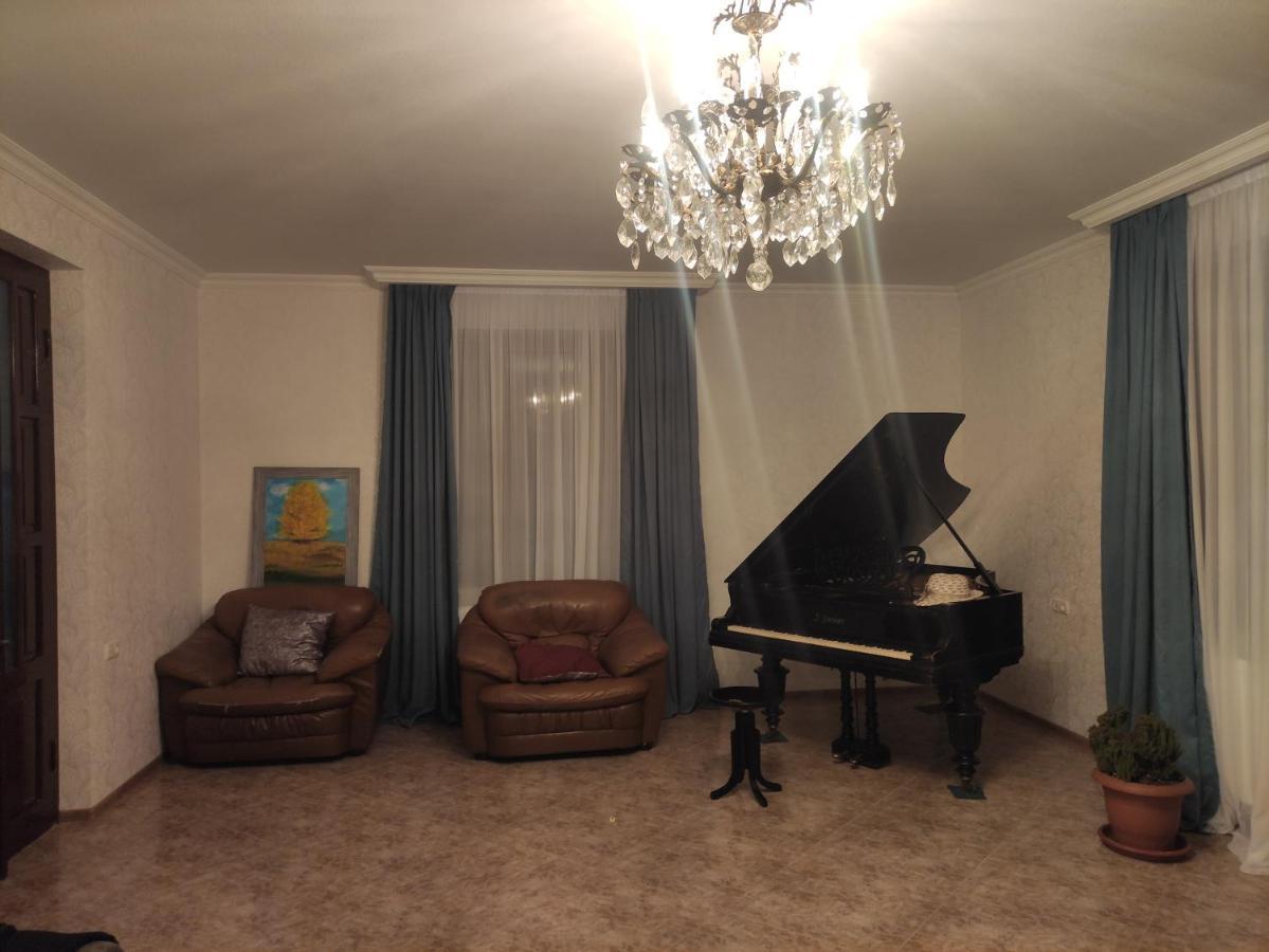 Rustavi Guest House מראה חיצוני תמונה